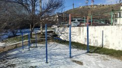 Площадка для воркаута в городе Феодосия №13059 Маленькая Современная фото