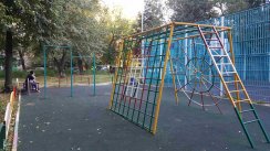 Площадка для воркаута в городе Москва №4156 Маленькая Современная фото