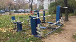 Площадка для воркаута в городе Москва №4473 Маленькая Современная фото