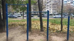 Площадка для воркаута в городе Москва №4473 Маленькая Современная фото