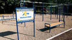 Площадка для воркаута в городе Кишинев №5492 Средняя Современная фото