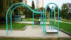 Площадка для воркаута в городе Загреб №1217 Средняя Современная фото