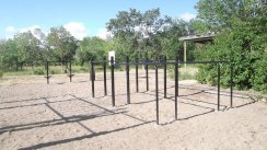 Площадка для воркаута в городе Челябинск №2205 Маленькая Современная фото