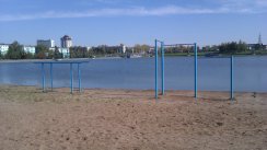 Площадка для воркаута в городе Альметьевск №1202 Маленькая Современная фото