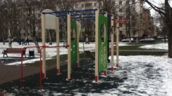 Площадка для воркаута в городе Москва №4721 Маленькая Современная фото
