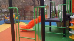 Площадка для воркаута в городе Москва №4572 Маленькая Современная фото