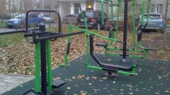 Площадка для воркаута в городе Москва №4573 Маленькая Современная фото
