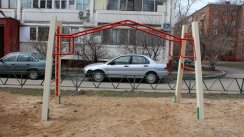 Площадка для воркаута в городе Москва №756 Маленькая Современная фото