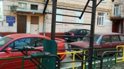 Площадка для воркаута в городе Москва №2095 Маленькая Современная фото