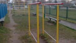 Площадка для воркаута в городе Заславль №2097 Маленькая Современная фото