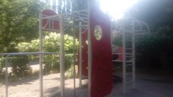 Площадка для воркаута в городе Николаев №2231 Маленькая Современная фото