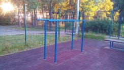 Площадка для воркаута в городе Колпино №4122 Маленькая Современная фото