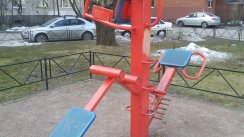 Площадка для воркаута в городе Санкт-Петербург №5020 Маленькая Современная фото