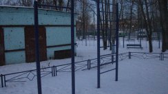Площадка для воркаута в городе Королев №1420 Маленькая Современная фото