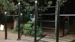 Площадка для воркаута в городе Сочи №2949 Маленькая Современная фото