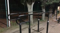 Площадка для воркаута в городе Сочи №2949 Маленькая Современная фото