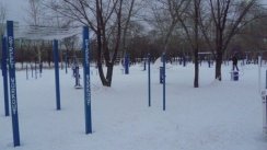 Площадка для воркаута в городе Астана №2000 Средняя Современная фото