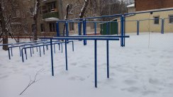 Площадка для воркаута в городе Москва №4758 Маленькая Современная фото
