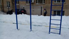 Площадка для воркаута в городе Москва №4765 Маленькая Современная фото