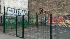 Площадка для воркаута в городе Санкт-Петербург №2325 Маленькая Современная фото