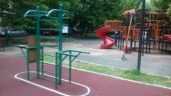 Площадка для воркаута в городе Москва №2956 Маленькая Современная фото