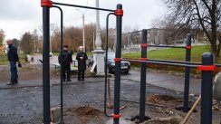 Площадка для воркаута в городе Тверь №4791 Маленькая Современная фото