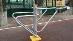 Площадка для воркаута в городе Москва №4753 Маленькая Современная фото