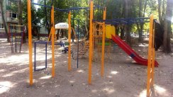 Площадка для воркаута в городе Запорожье №1806 Маленькая Современная фото