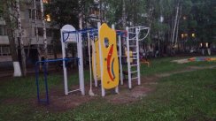 Площадка для воркаута в городе Набережные Челны №2925 Маленькая Современная фото