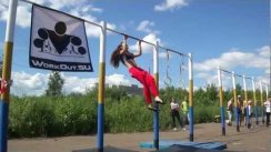 Выступление девушки на Street Workout Yaroslavl 2012