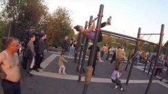 13 подъёмов переворотом